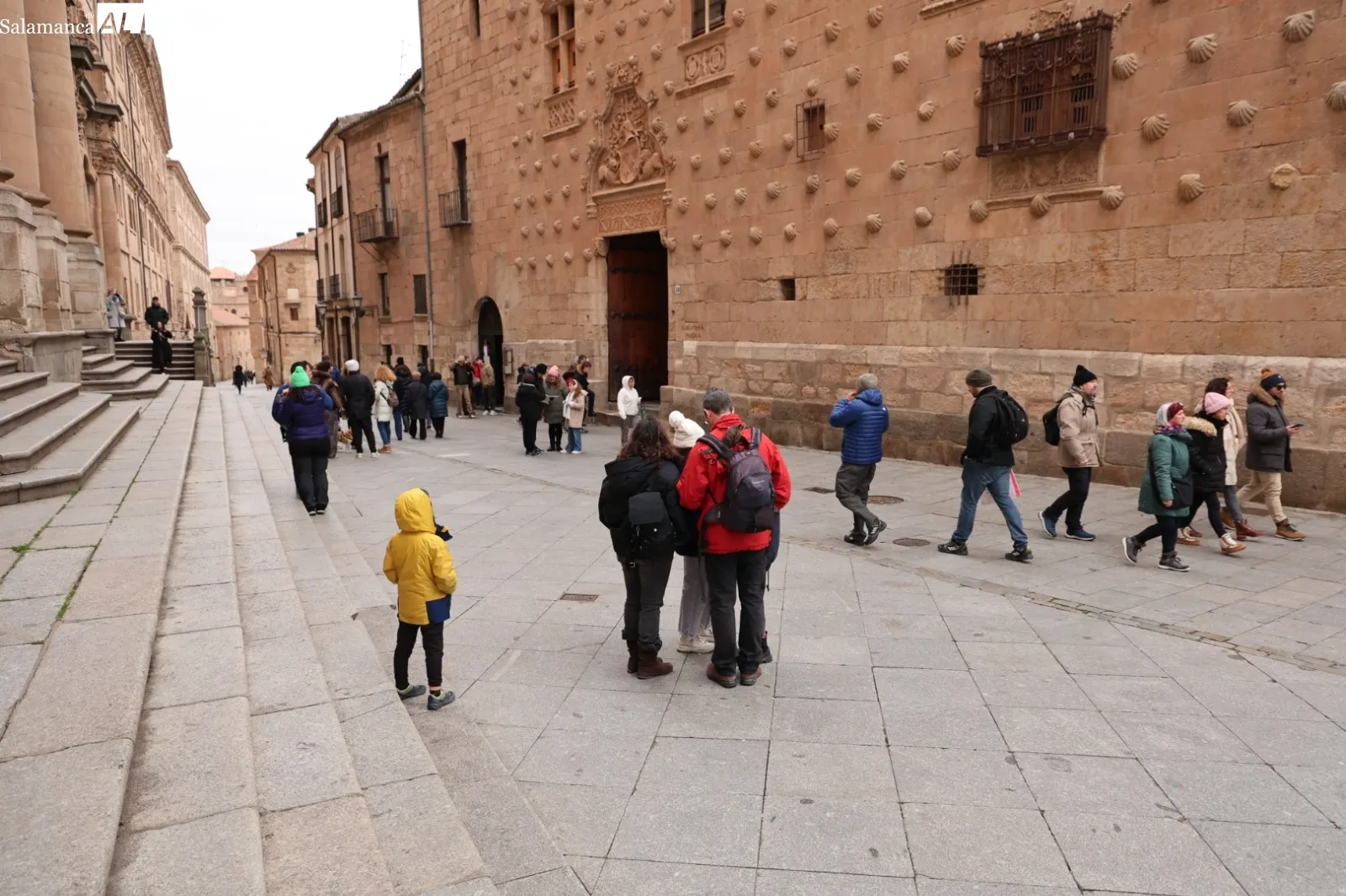 El frío intenso vacía el centro de Salamanca en el último domingo de la Navidad | Fotos: David Sañudo