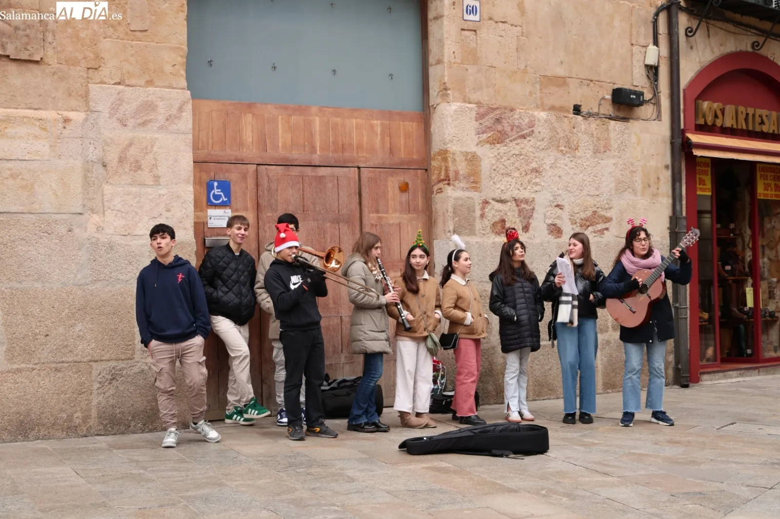 El frío intenso vacía el centro de Salamanca en el último domingo de la Navidad | Fotos: David Sañudo