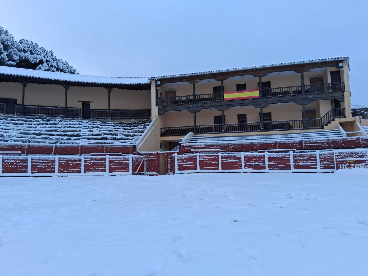 Nieve en Béjar: así luce La Ancianita cubierta de blanco