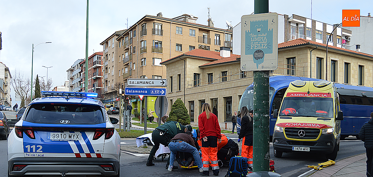 Fallece un motorista tras caer en una rotonda de Ciudad Rodrigo