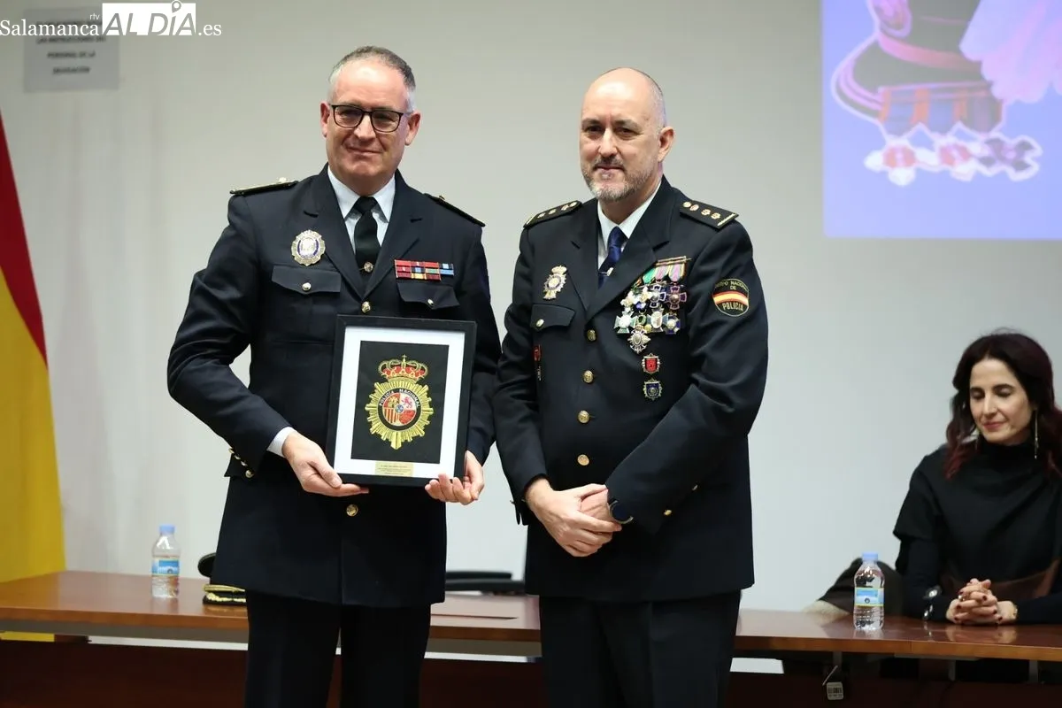 Entrega de condecoraciones en Salamanca por el 202 aniversario de la Policía Nacional. Foto de David Sañudo