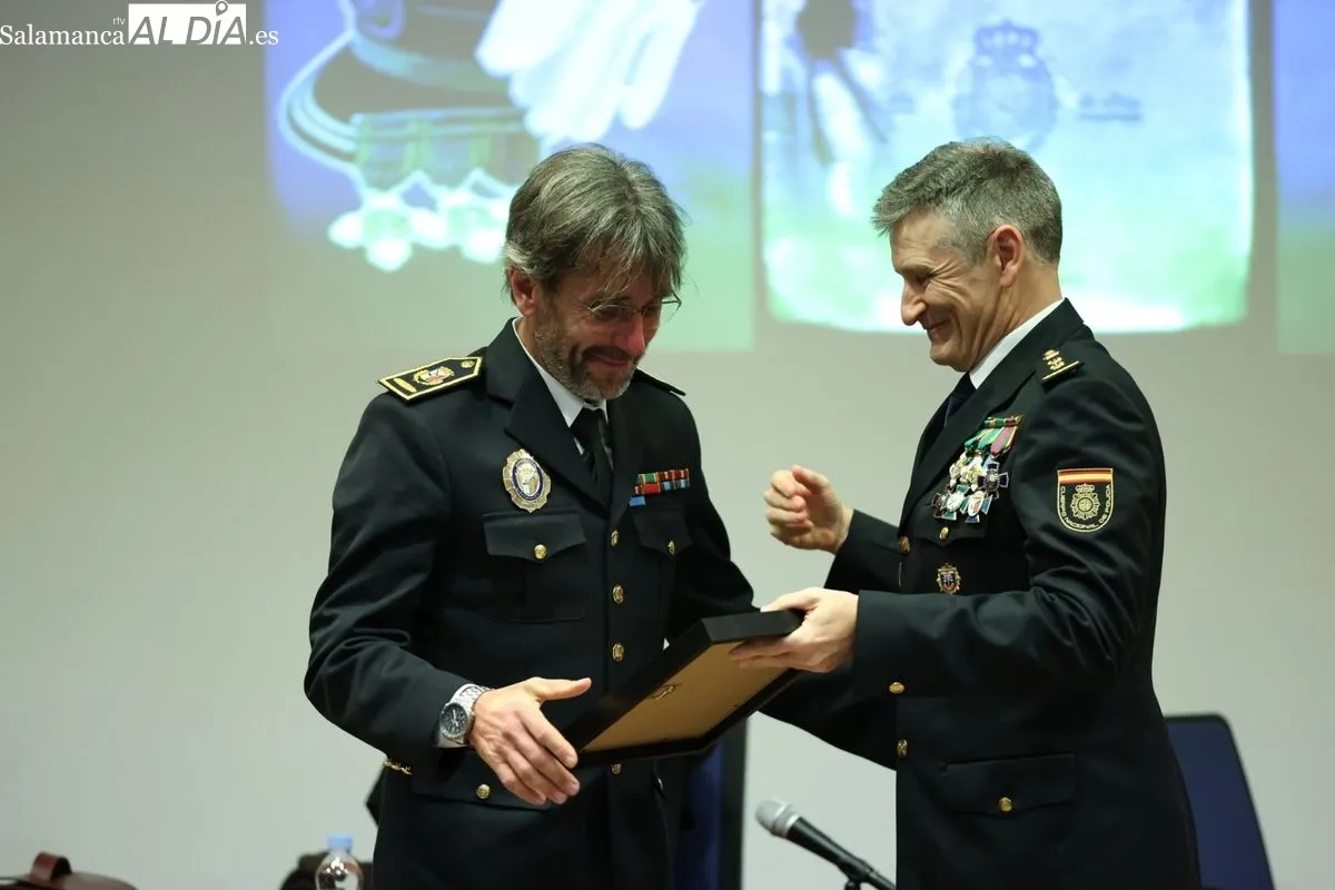 Entrega de condecoraciones en Salamanca por el 202 aniversario de la Policía Nacional. Foto de David Sañudo