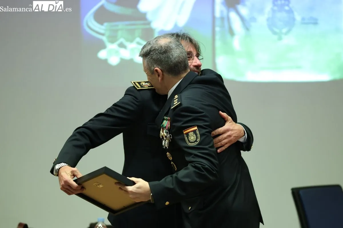 Entrega de condecoraciones en Salamanca por el 202 aniversario de la Policía Nacional. Foto de David Sañudo