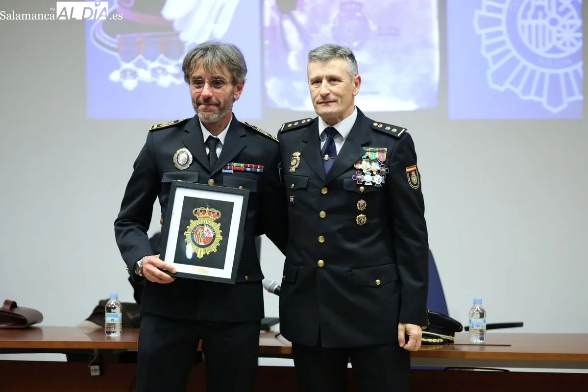 Entrega de condecoraciones en Salamanca por el 202 aniversario de la Policía Nacional. Foto de David Sañudo