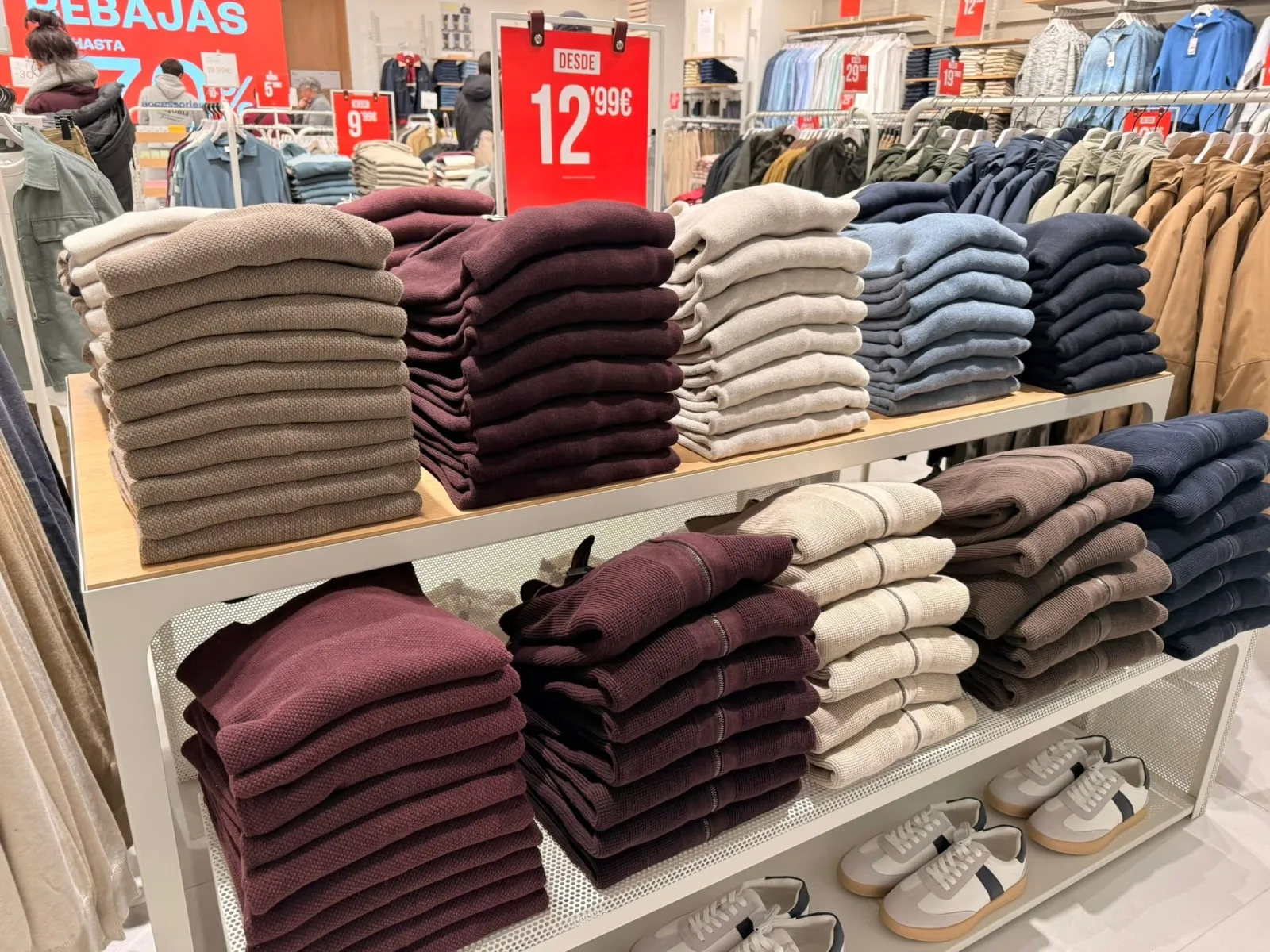Foto 7 - FOTOS | Descuentos de hasta el 70% en Springfield, que inaugura una gran tienda en El Tormes