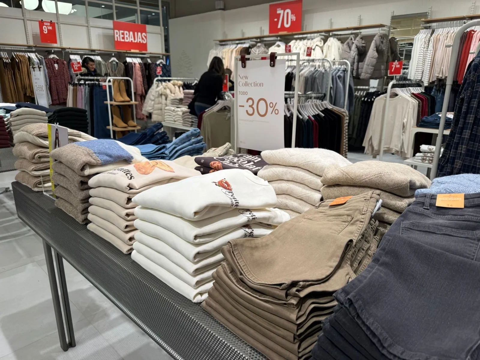 Foto 4 - FOTOS | Descuentos de hasta el 70% en Springfield, que inaugura una gran tienda en El Tormes