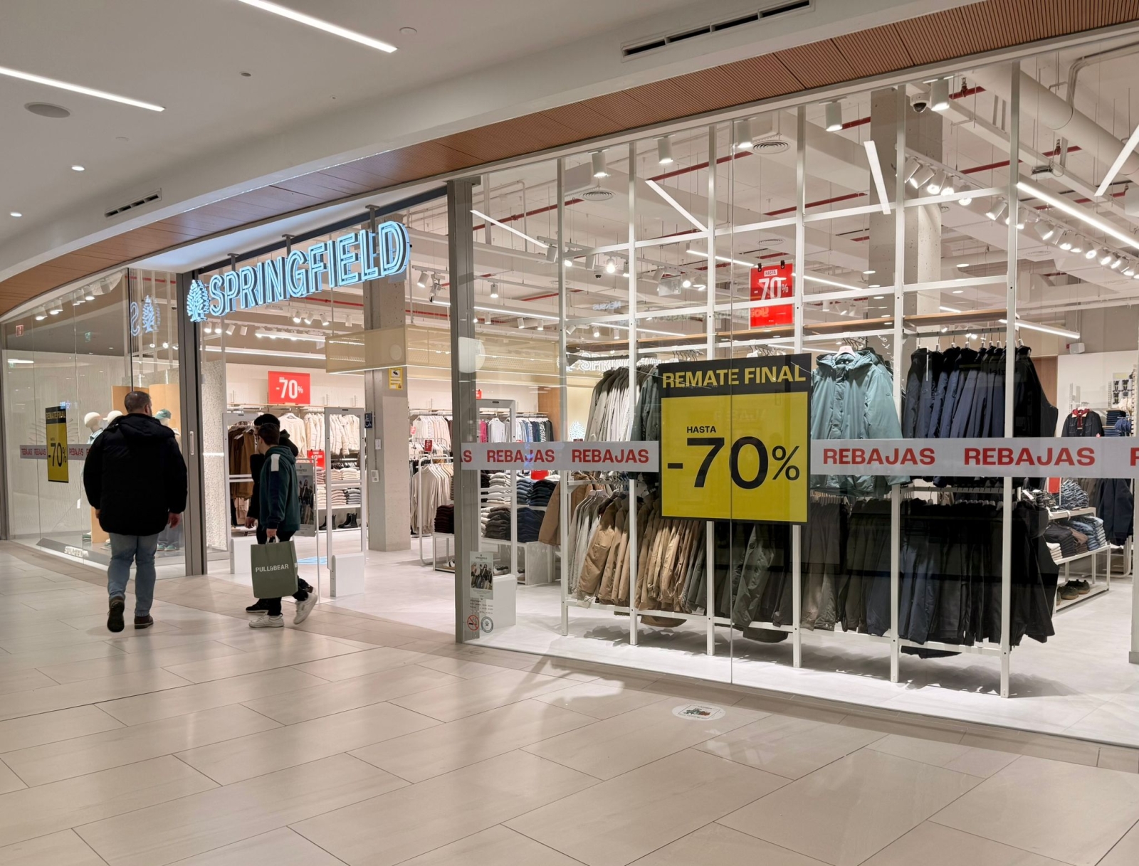 Springfield abre nueva tienda en el Centro Comercial El Tormes Salamanca