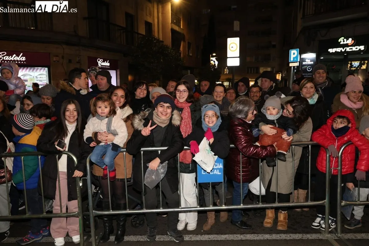 Público en la Cabalgata de Reyes. Fotos: David Sañudo