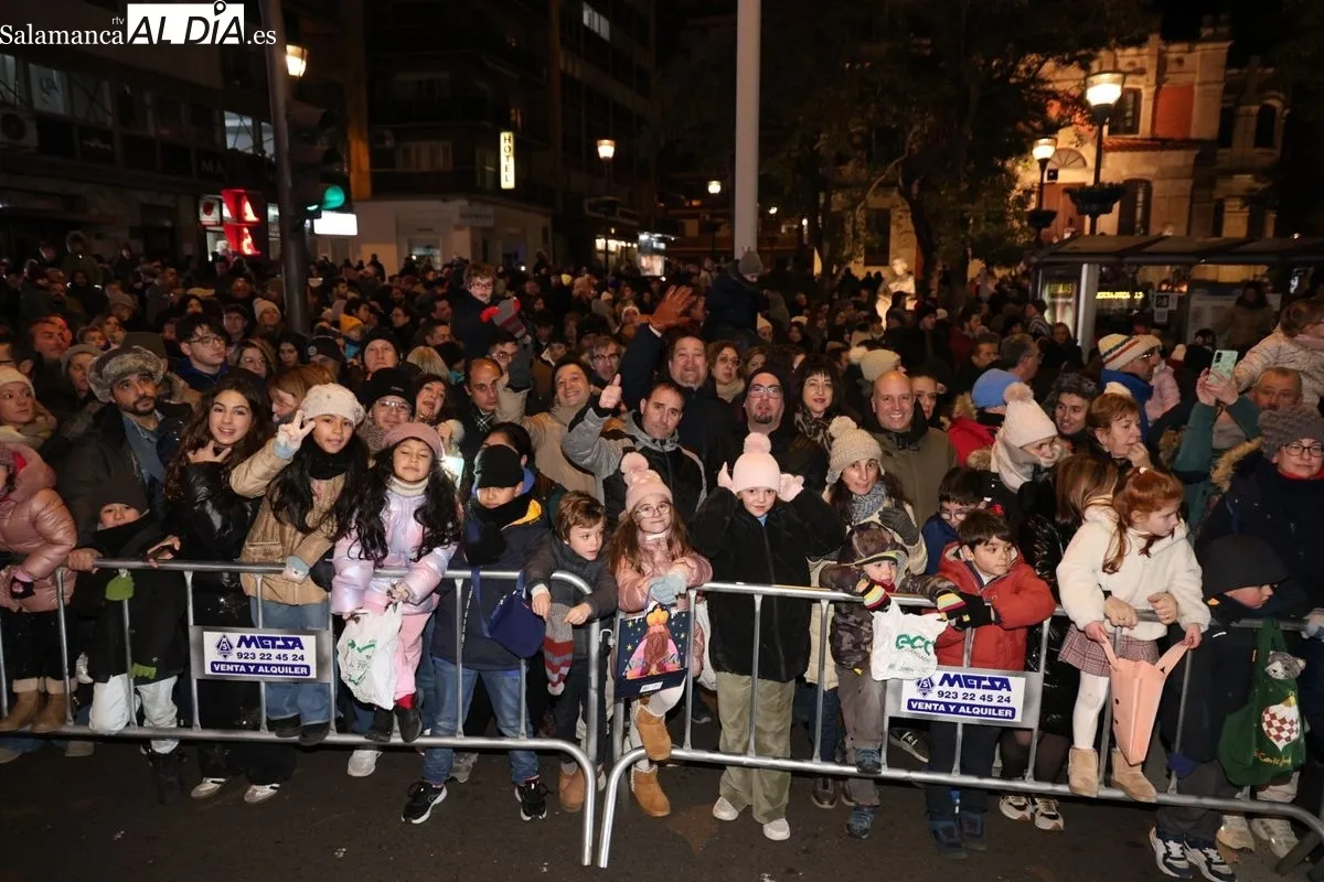 Público en la Cabalgata de Reyes. Fotos: David Sañudo