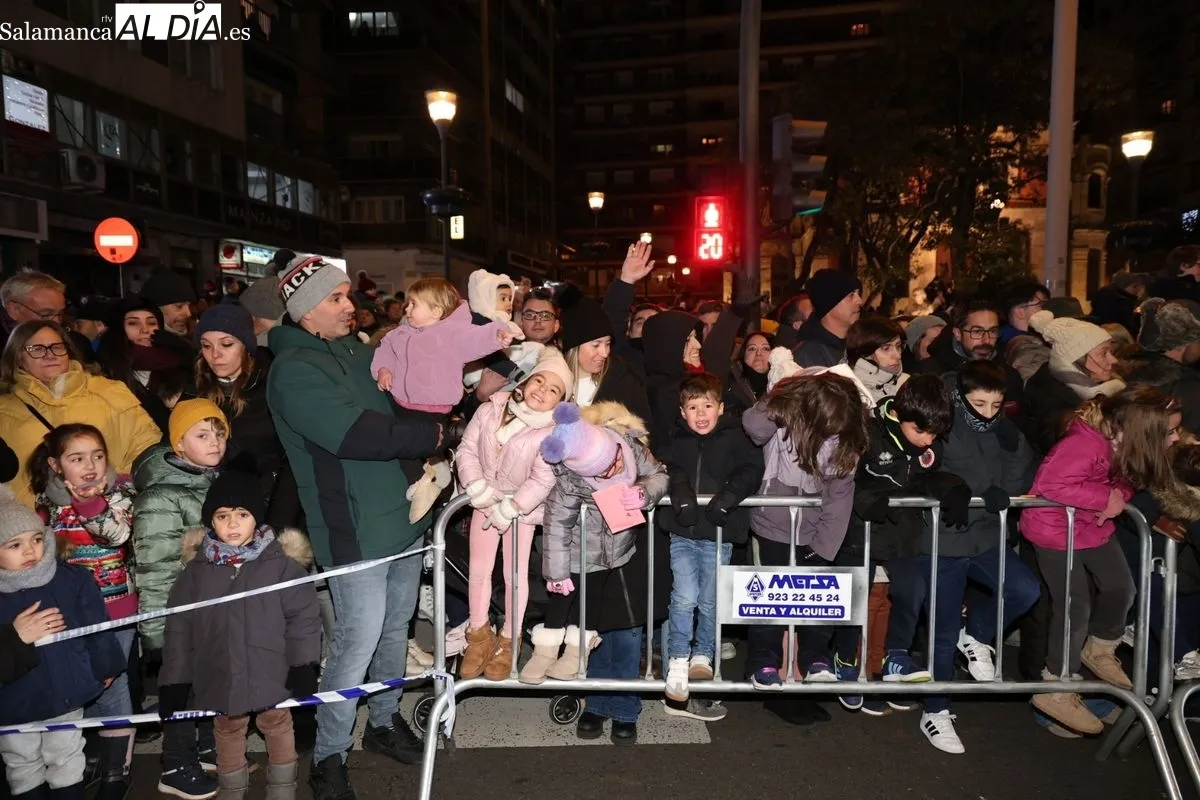 Público en la Cabalgata de Reyes. Fotos: David Sañudo