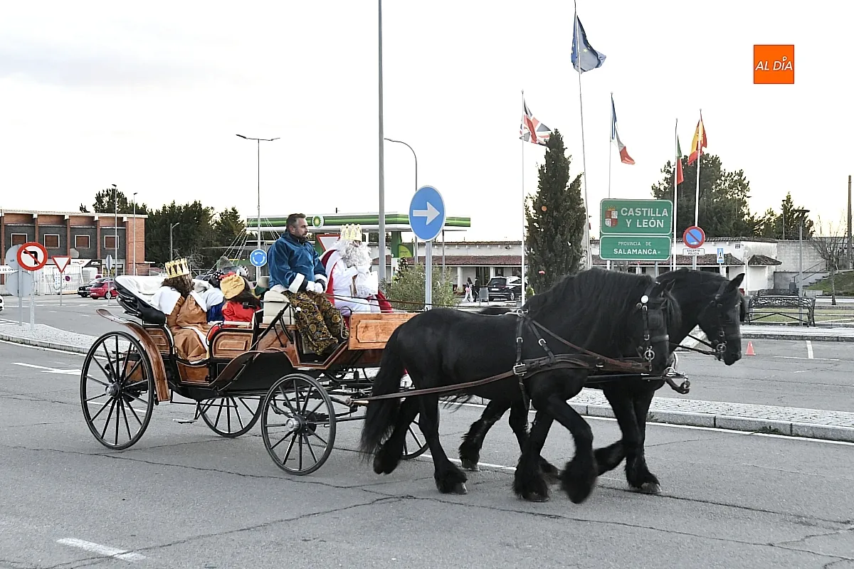 Los Reyes Magos de Oriente hicieron su entrada en la frontera hispanolusa