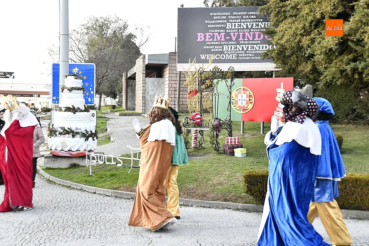 Los Reyes Magos de Oriente hicieron su entrada en la frontera hispanolusa