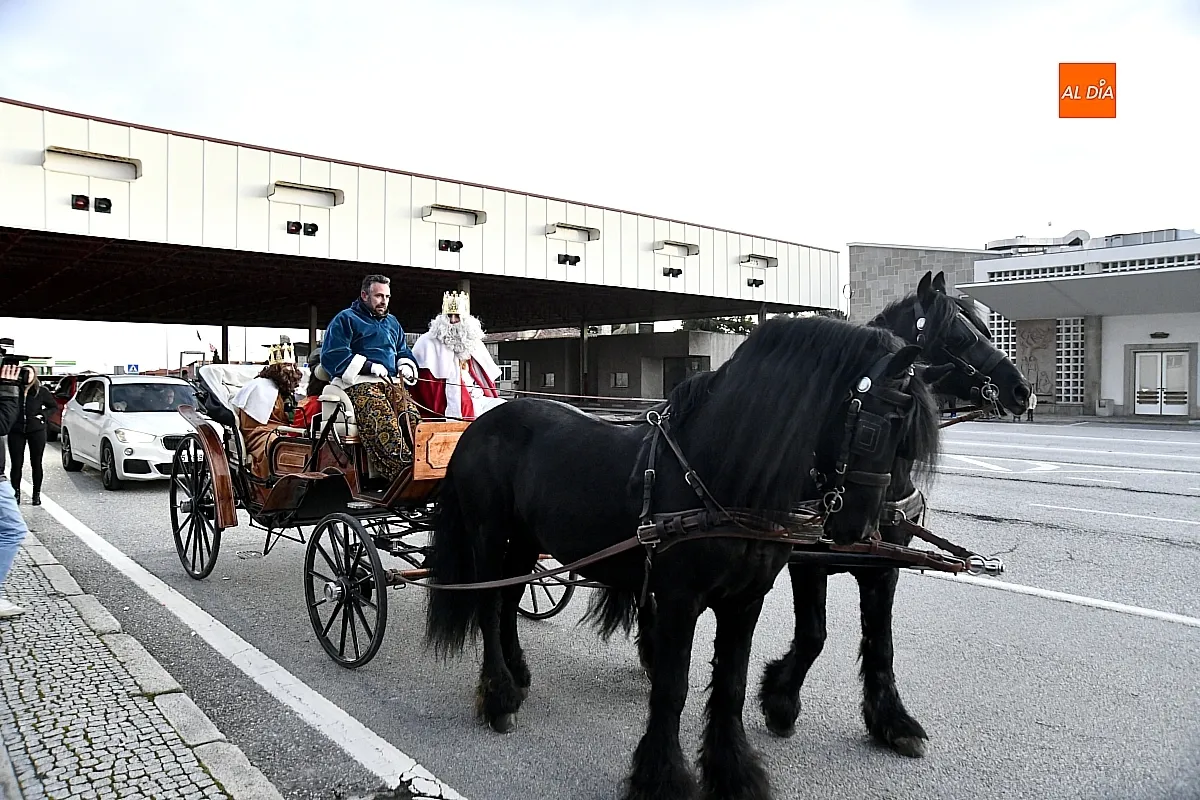 Los Reyes Magos de Oriente hicieron su entrada en la frontera hispanolusa