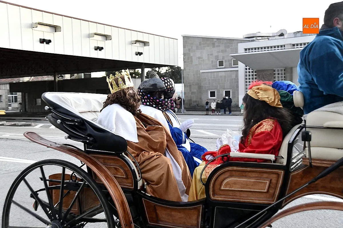 Los Reyes Magos de Oriente hicieron su entrada en la frontera hispanolusa