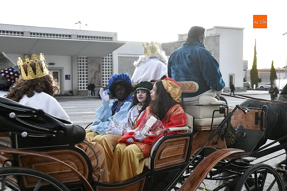 Los Reyes Magos de Oriente hicieron su entrada en la frontera hispanolusa