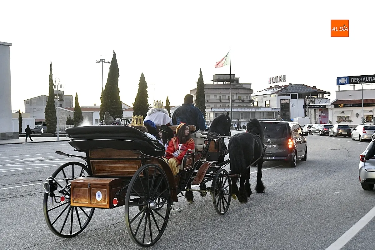 Los Reyes Magos de Oriente hicieron su entrada en la frontera hispanolusa