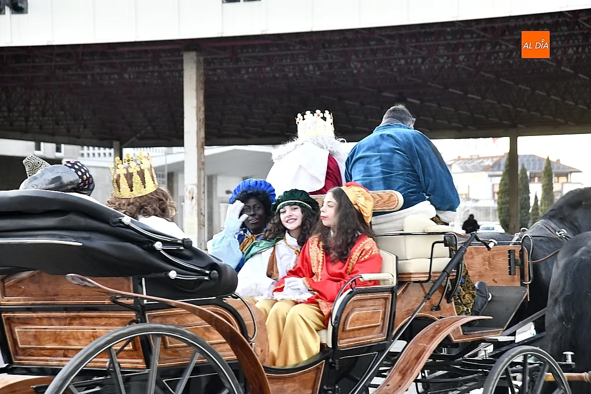 Los Reyes Magos de Oriente hicieron su entrada en la frontera hispanolusa