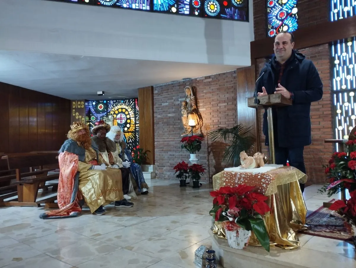 Foto 6 - Los Reyes Magos llevan la ilusi&oacute;n a los mayores de Santa Marta en su tradicional visita a las residencias (Fotos)