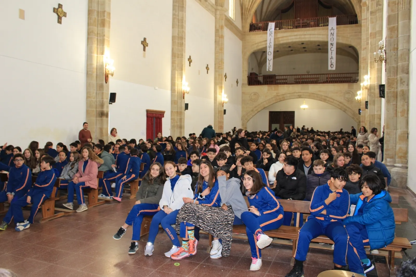 Foto 2 - El Colegio Calasanz teje un compromiso colectivo por la convivencia en el D&iacute;a Escolar de la Paz (Fotos)