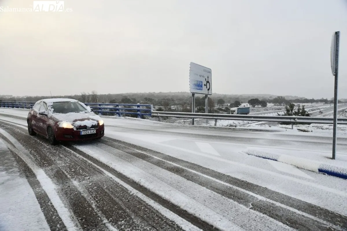 Camiones retenidos por la nieve en Sancti-Spiritus. Foto de Adrián Martín