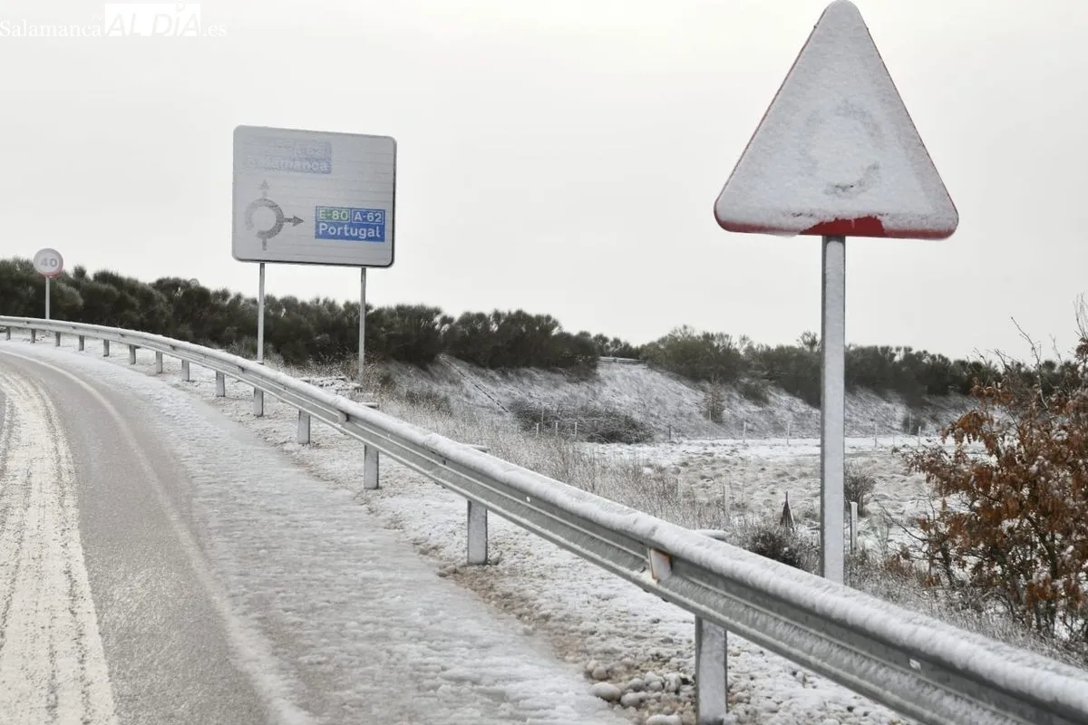 Camiones retenidos por la nieve en Sancti-Spiritus. Foto de Adrián Martín