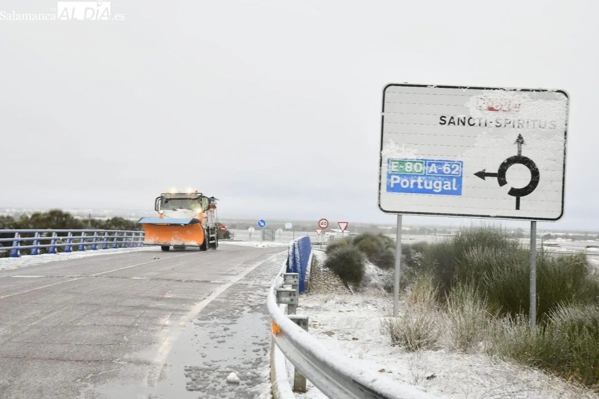 Camiones retenidos por la nieve en Sancti-Spiritus. Foto de Adrián Martín