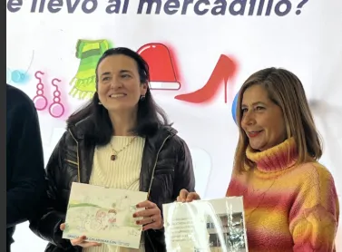 El Mercadillo Solidario de Navidad entrega 4.750 euros a Pyfano y Cáritas Salamanca