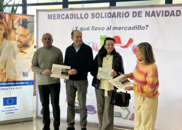 El Mercadillo Solidario de Navidad entrega 4.750 euros a Pyfano y Cáritas Salamanca