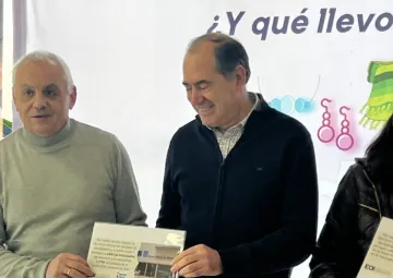 El Mercadillo Solidario de Navidad entrega 4.750 euros a Pyfano y Cáritas Salamanca