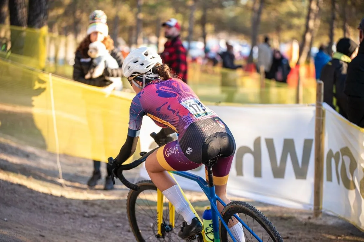 Foto 3 - Meritorio debut de la salmantina Carla Dom&iacute;nguez en el Campeonato de Espa&ntilde;a de Ciclocross