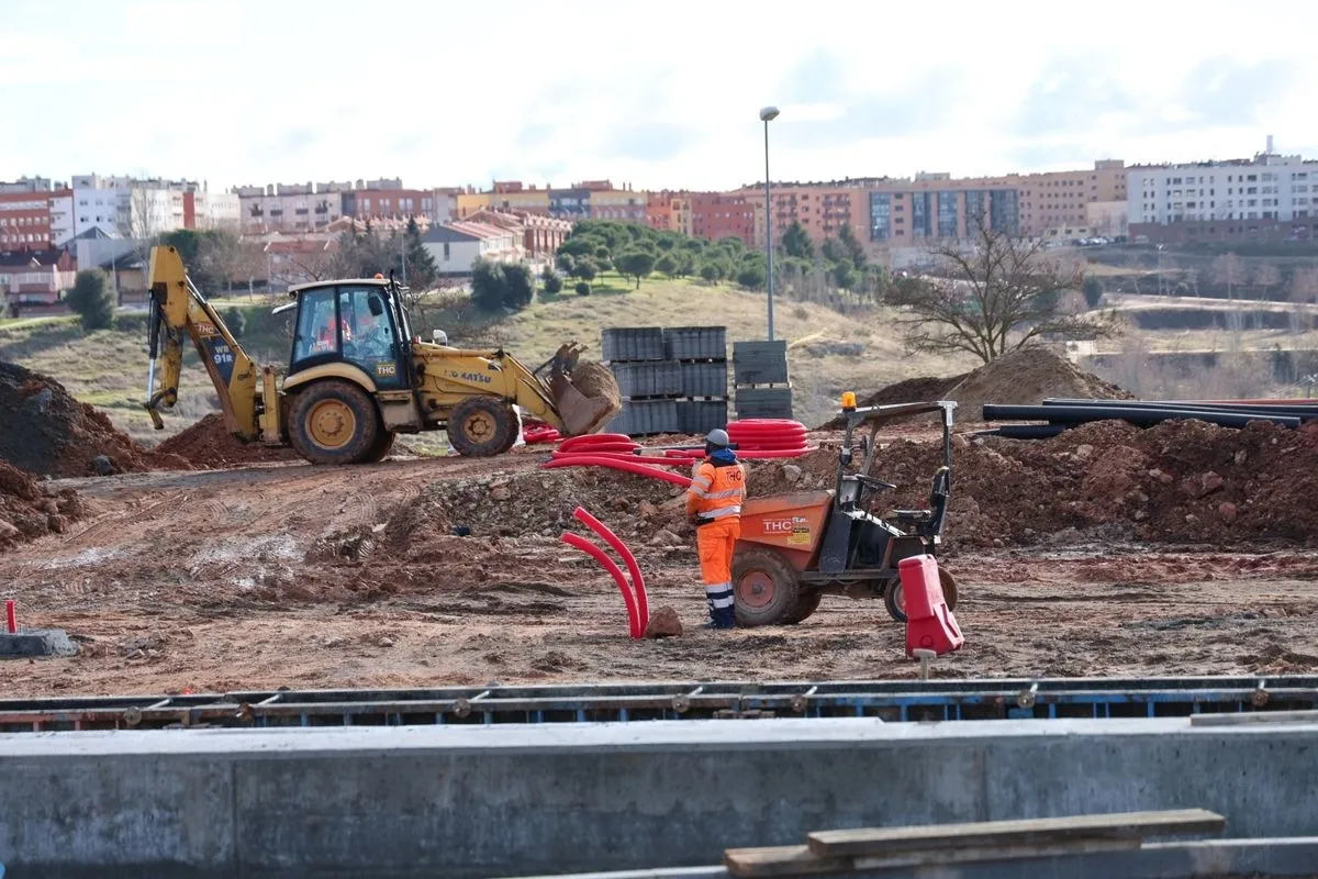 Obras de la nueva plaza de Vistahermosa. Foto de David Sañudo