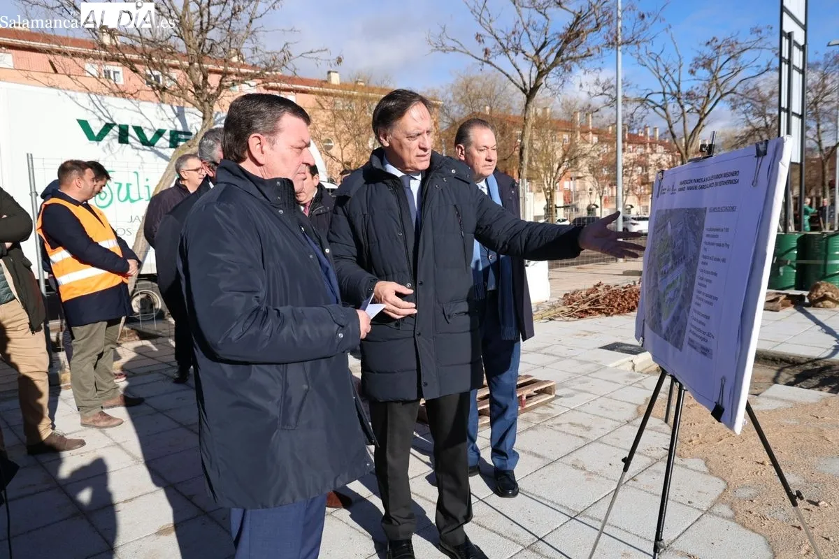 Obras de la nueva plaza de Vistahermosa. Foto de David Sañudo