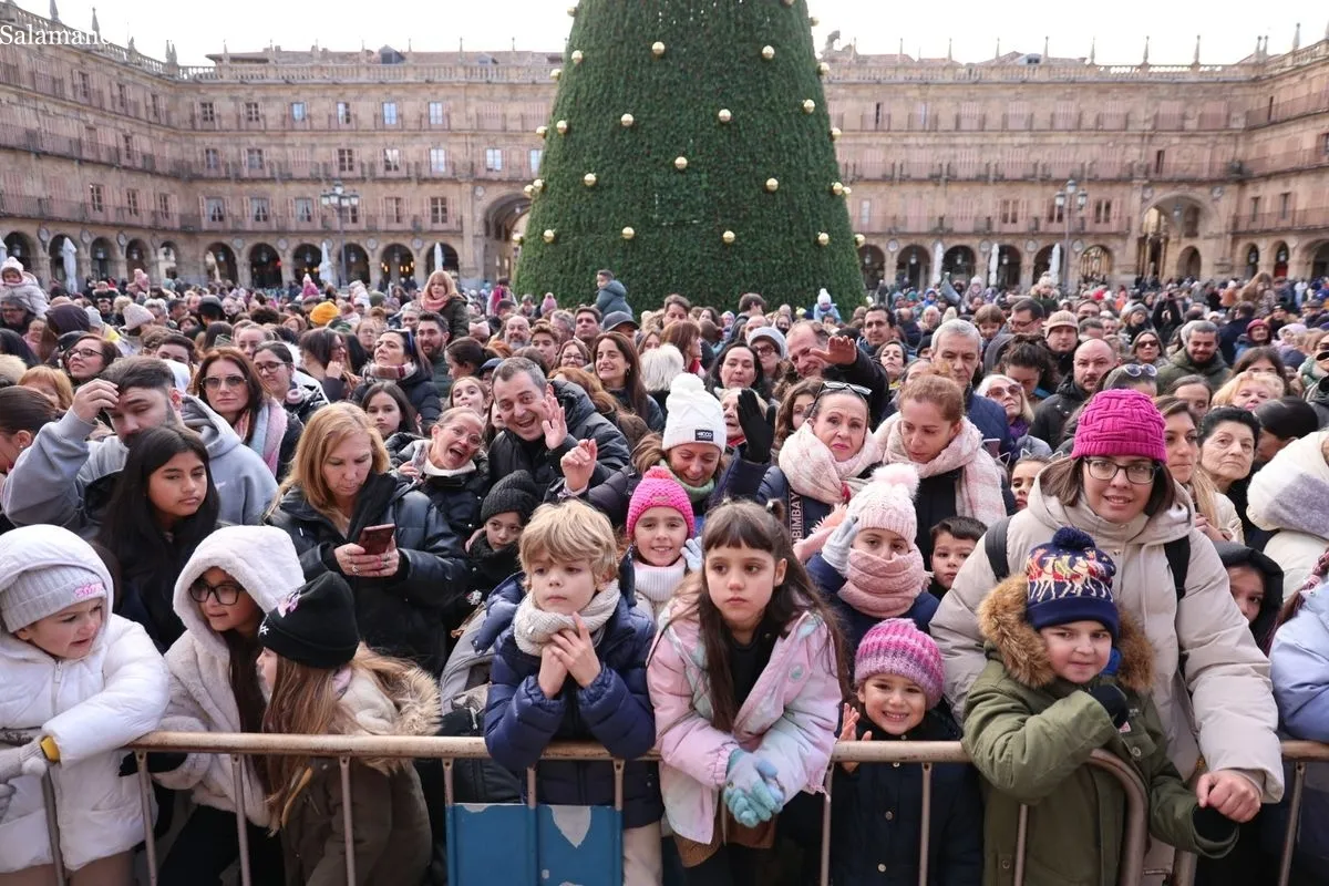La música de Chloe DelaRosa, broche de oro a la recepción de los Reyes Magos en Salamanca. Foto de David Sañudo