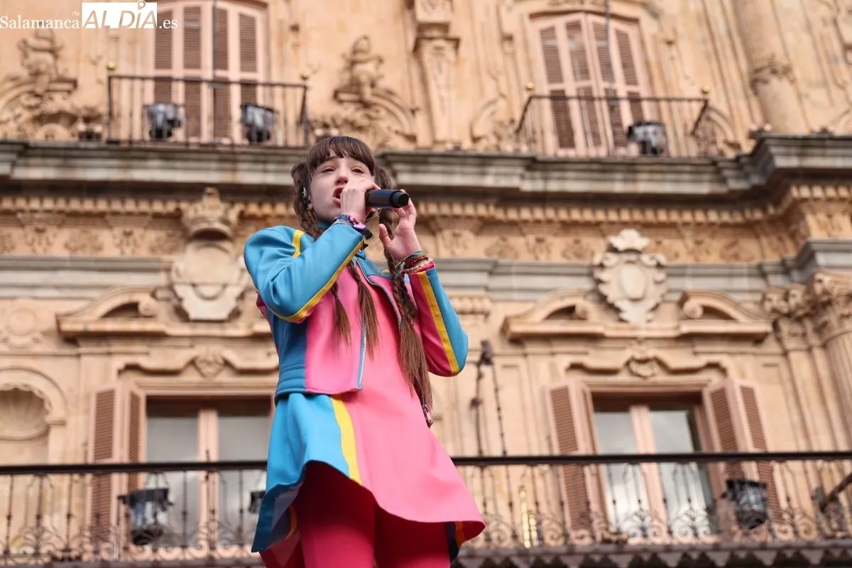 La música de Chloe DelaRosa, broche de oro a la recepción de los Reyes Magos en Salamanca. Foto de David Sañudo