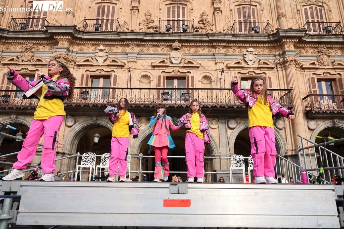 La música de Chloe DelaRosa, broche de oro a la recepción de los Reyes Magos en Salamanca. Foto de David Sañudo