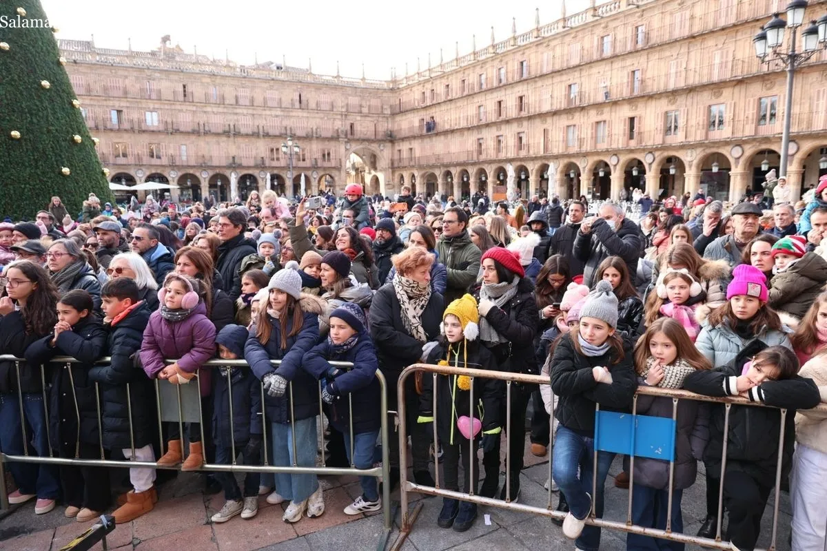 La música de Chloe DelaRosa, broche de oro a la recepción de los Reyes Magos en Salamanca. Foto de David Sañudo