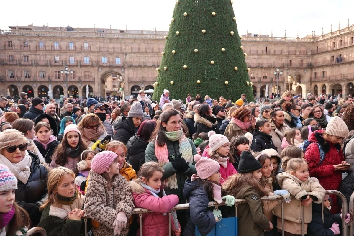 La música de Chloe DelaRosa, broche de oro a la recepción de los Reyes Magos en Salamanca. Foto de David Sañudo