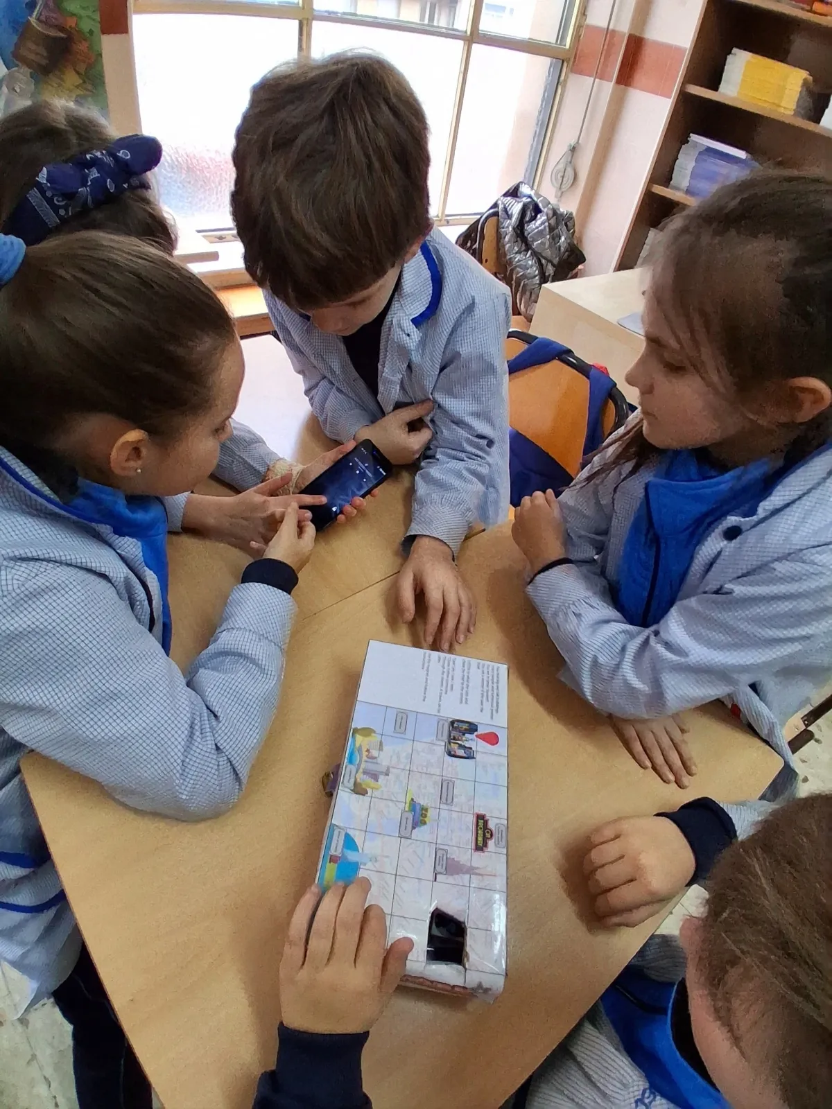 Foto 3 - Un  'escape room' pone a prueba el ingl&eacute;s de estos escolares salmantinos