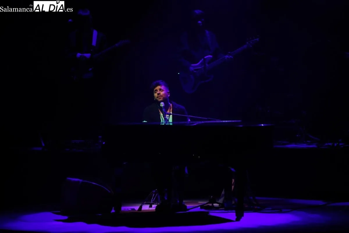 Pablo López en su concierto en el Palacio de Congresos de Salamanca. Foto: David Sañudo