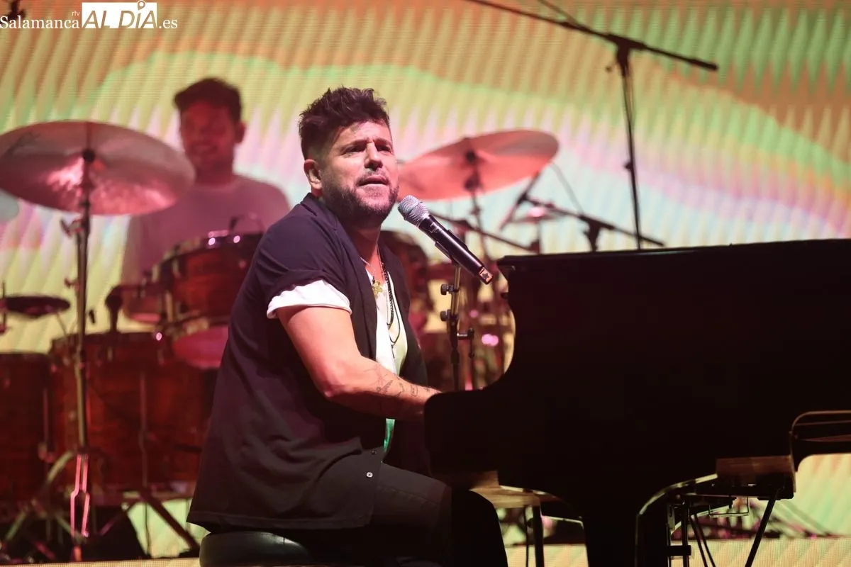 Pablo López en su concierto en el Palacio de Congresos de Salamanca. Foto: David Sañudo