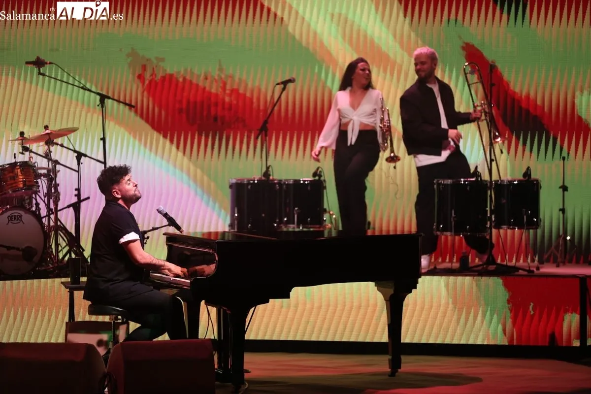 Pablo López en su concierto en el Palacio de Congresos de Salamanca. Foto: David Sañudo