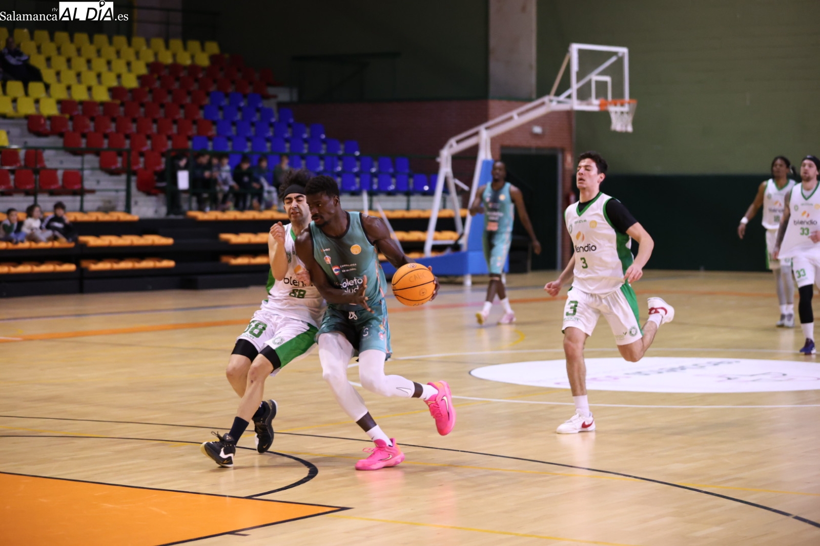 FOTOS | El Recoletas Salud Carbajosa bate al Blendio Becedo Santander (81-71)