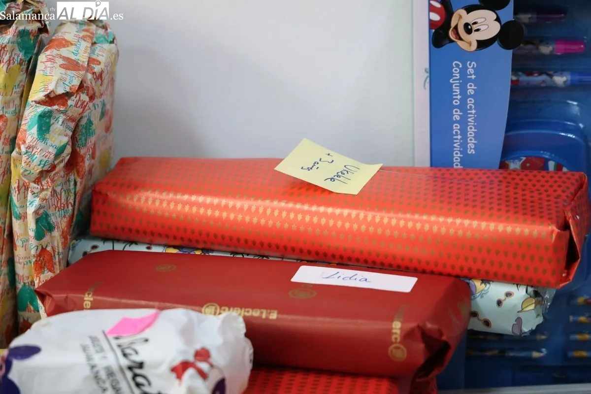La magia de los Reyes llega a YMCA Salamanca para repartir ilusión y regalos a 150 menores vulnerables | FOTOS: David Sañudo 