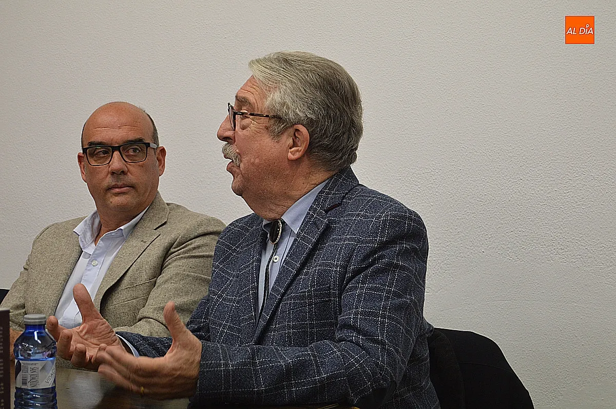 Presentación del libro autobiográfico de Lauren 