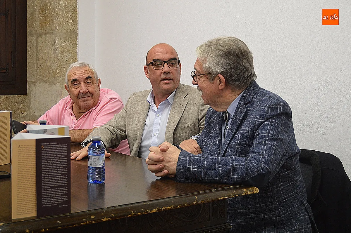 Presentación del libro autobiográfico de Lauren 