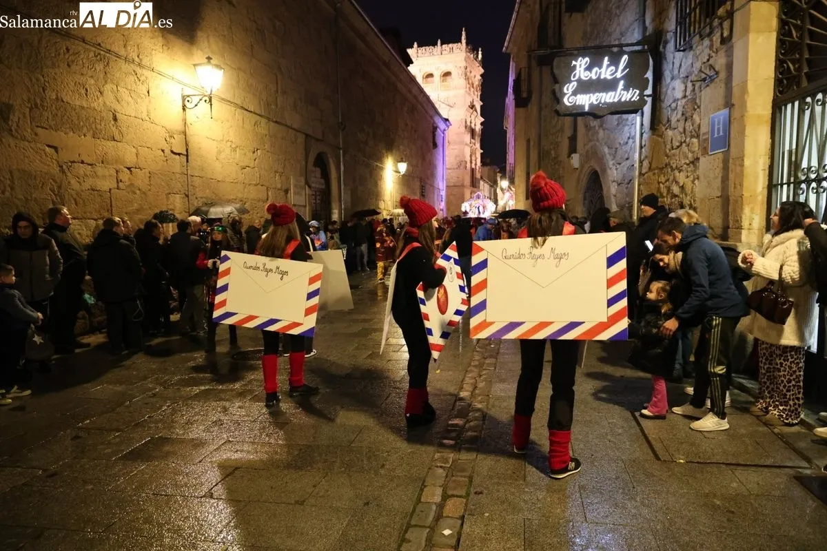 Desfile del Cartero Real por el centro de Salamanca. Foto: David Sañudo