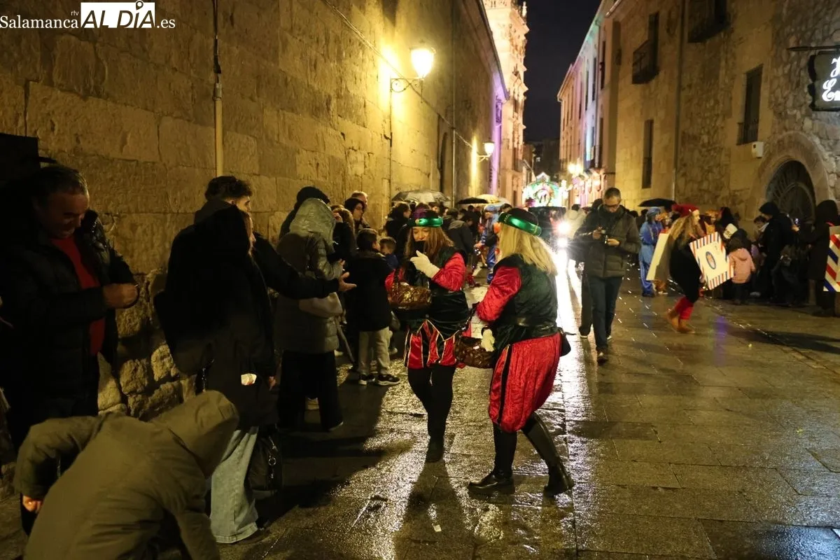 Desfile del Cartero Real por el centro de Salamanca. Foto: David Sañudo