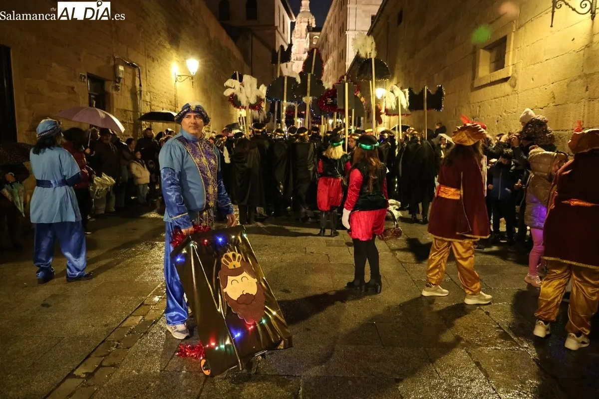 Desfile del Cartero Real por el centro de Salamanca. Foto: David Sañudo