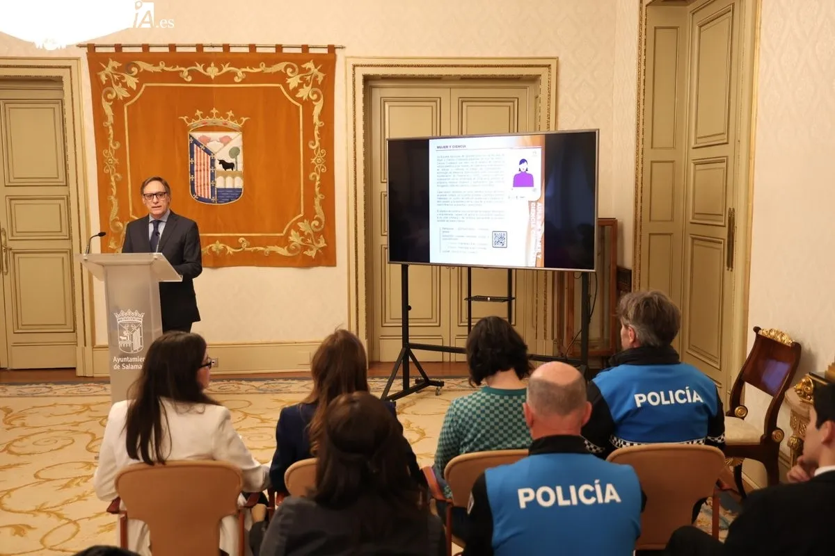 Presentación en el Ayuntamiento de la nueva programación de la Escuela Municipal de Igualdad. Foto de David Sañudo