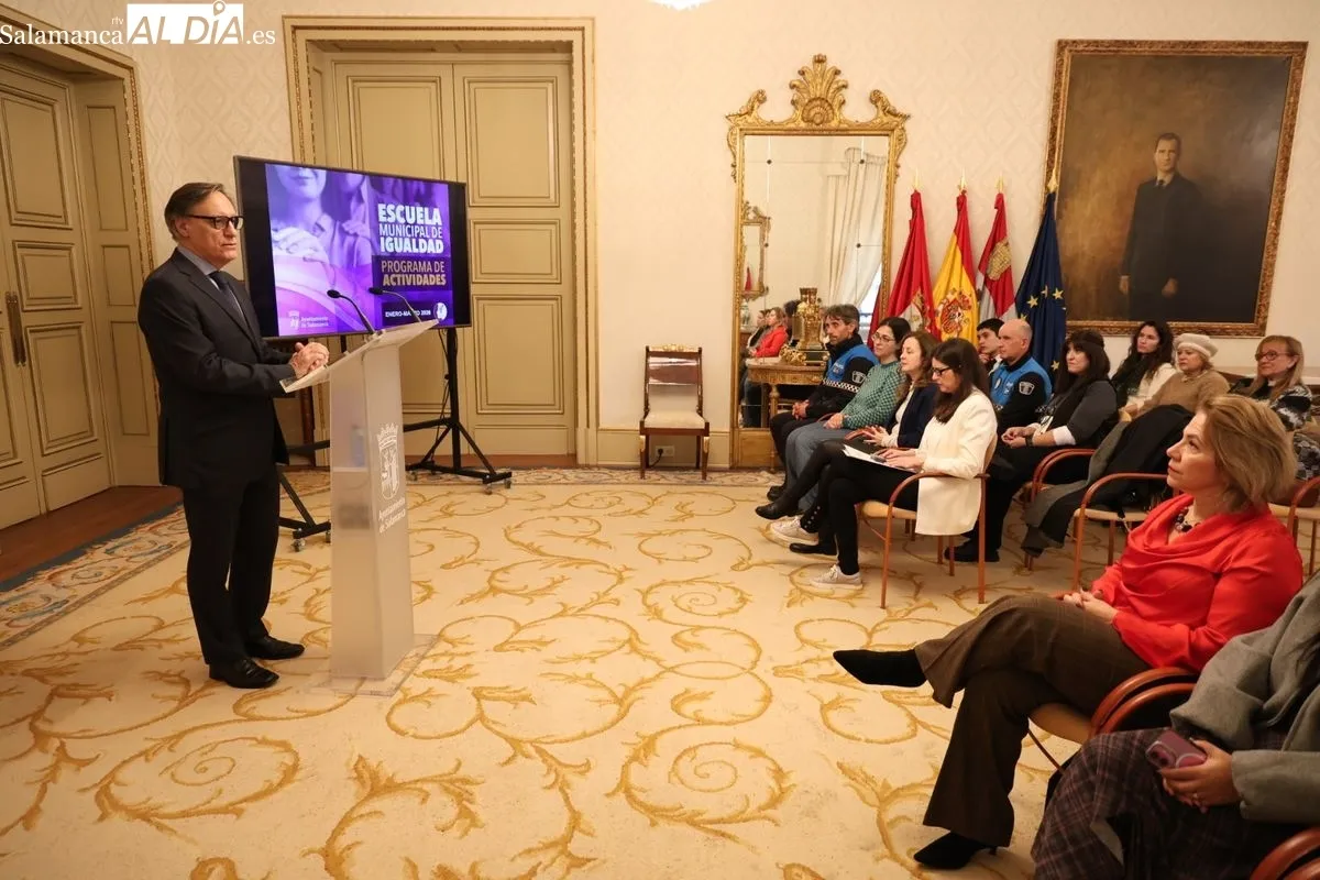 Presentación en el Ayuntamiento de la nueva programación de la Escuela Municipal de Igualdad. Foto de David Sañudo
